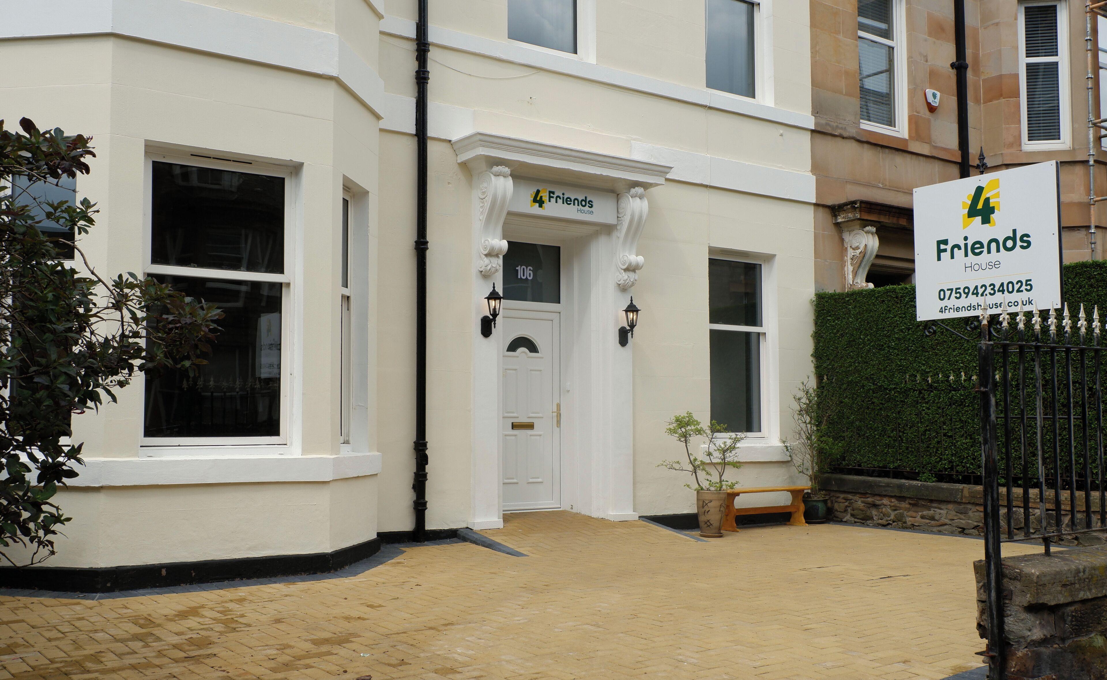 4 Friends House — Photos 1
