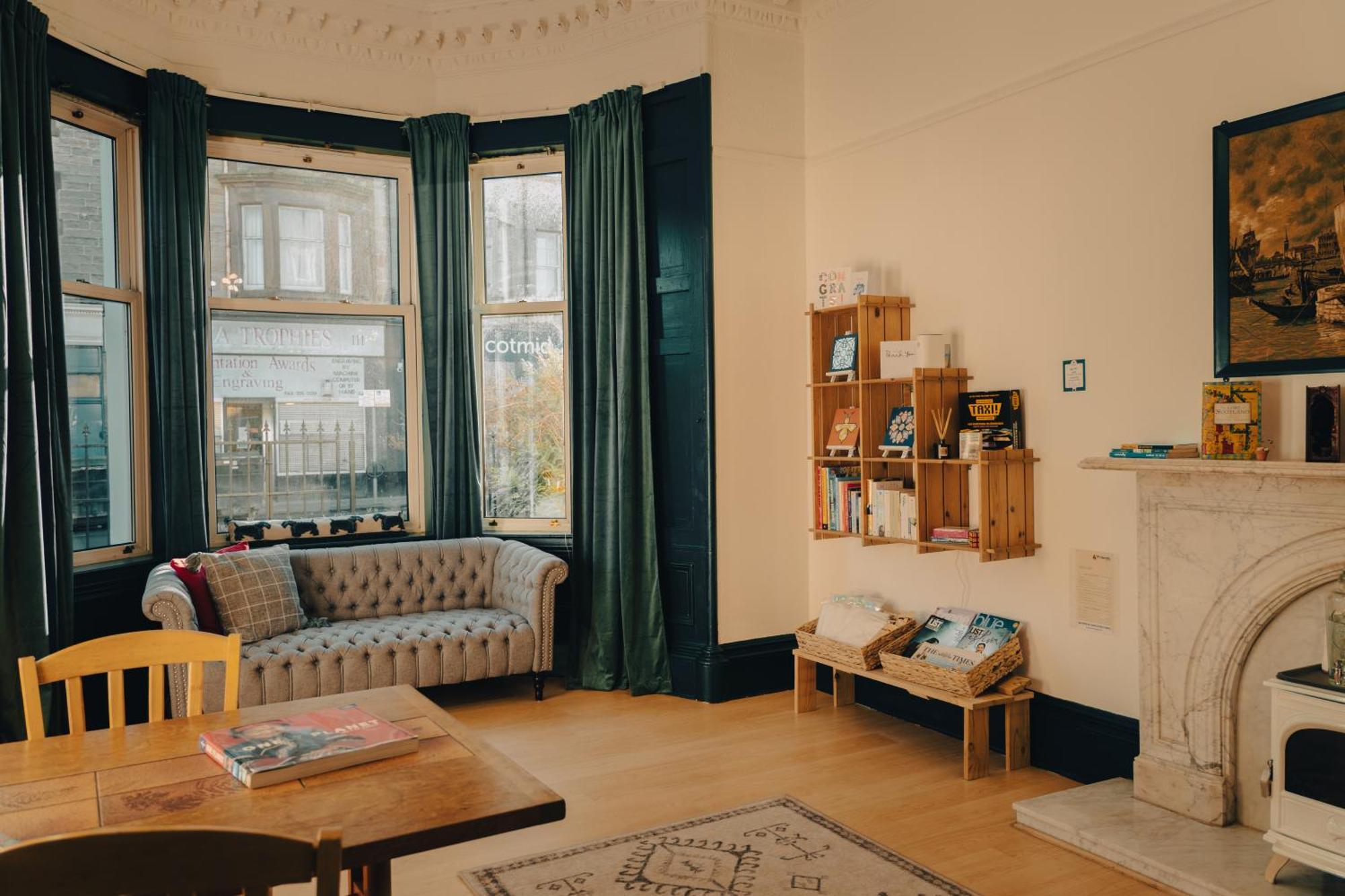 4 Friends House, Edinburgh